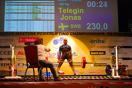 Jonas Telégin tävlar i EM i Plzeň i Tjeckien i somras. Det blev en tredjeplats. »Jag vet inte varför det går bra, men jag är väldigt fokuserad«, säger han. Foto: Privat.
