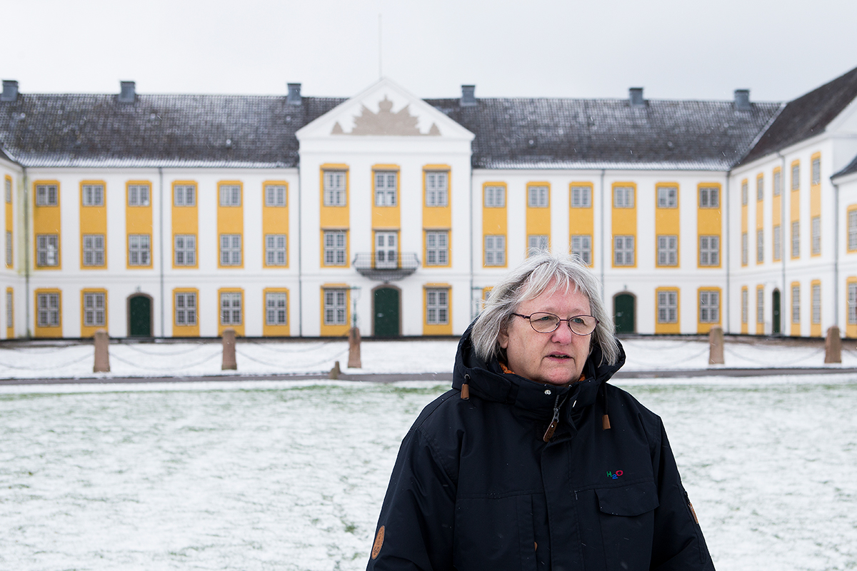 Gitte Lasota är handläggare på Landbrugs- och fiskeristyrelsen, som om­lokaliserats till slottet i Augusten­borg på Jylland.