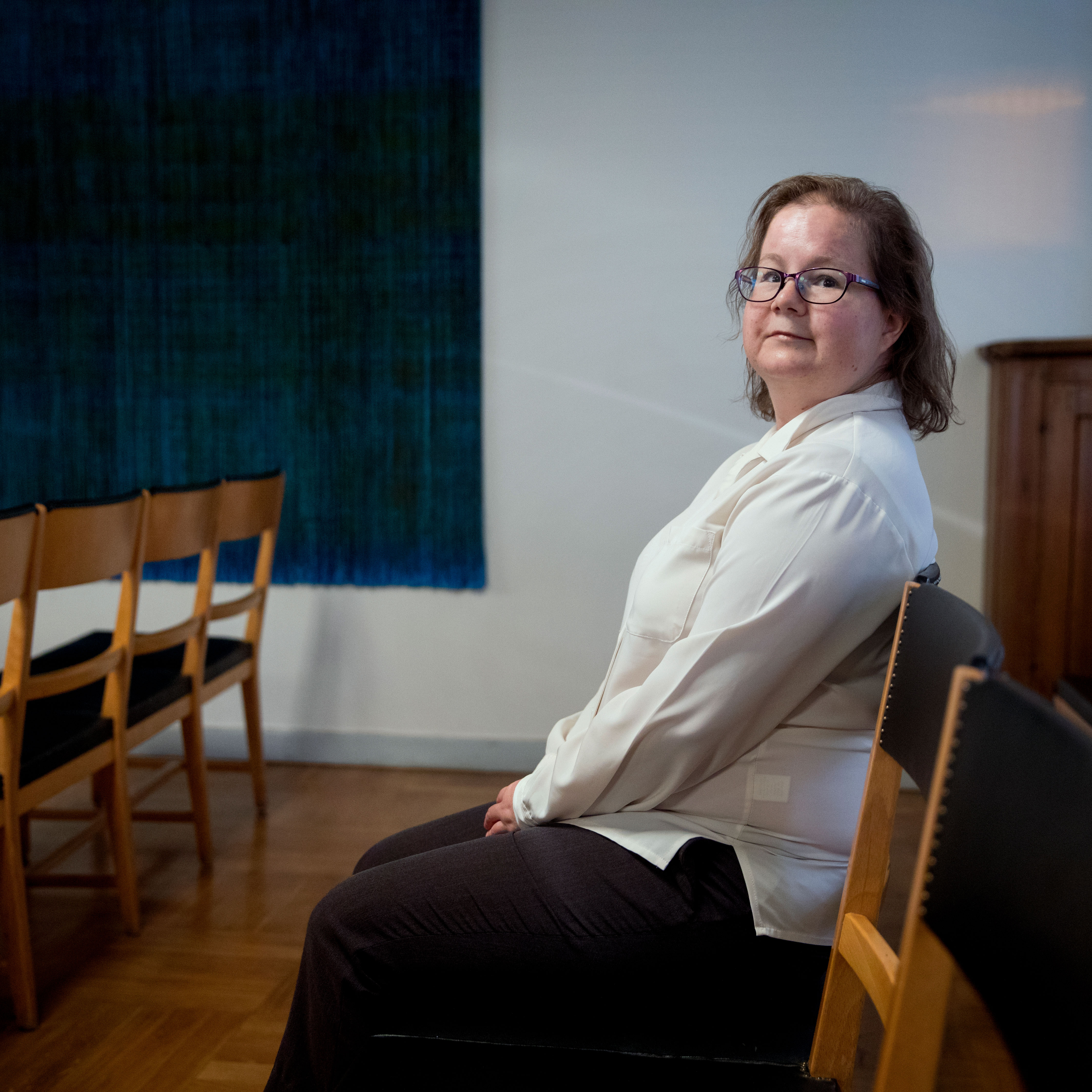 ST-medlemmen Annelie Carlsson ville inte flytta med Fastighetsmäklarinspektionen till Karlstad.
