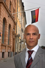 Antonio dos Santos fick sparken från Angolas ambassad när han krävde sjukersättning. FOTO: Sören Fröberg