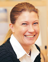 Susanne Nilsson är glad, hon har fått fast jobb inom Skatteverket.
