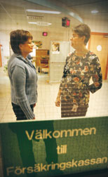 Anne-Christin Bäckius Ivarsson och Gunilla Bergh hör till den grupp som med nuvarande avtalsregler har rätt att pensionera sig vid 60. Men Arbetsgivarverket vill ta bort den möjligheten från 2008.<BR>Foto: Mats Åstrand
