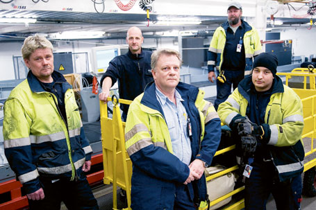 Nisse Dahlén, Anders Björkstrand, Lennart Dahlin, Åke Källberg och Andreas Edlund är oroliga för Midlanda flygplats framtid.