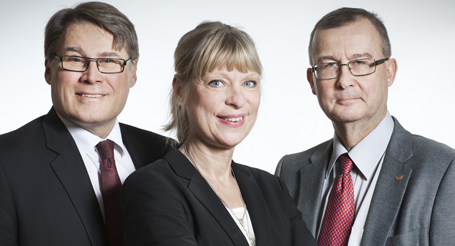 Riksrevisorerna Claes Norgren, Gudrun Antemar och Jan Landahl. Foto: Peter Hoelstad.