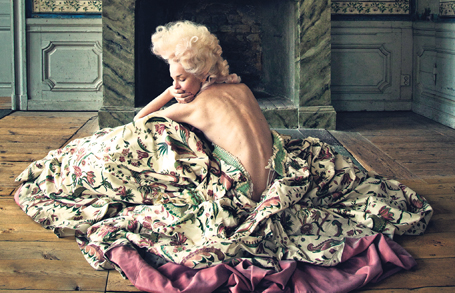 Anna Järvinen spelar Marie Antoinette på Drottningholms slottsteater. Foto: Elisabeth Toll.