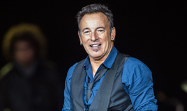 Bruce Springsteen är schysst och reko – precis sådan som en svensk vill se sina idoler. Foto: Bill Ebbesen [CC-BY-SA-3.0]