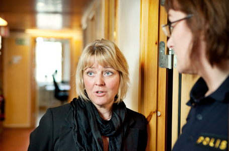 Monica Vanhanen och hennes ställföreträdande chef Nina Heyden diskuterar Hisingens tillväxt. Stadsdelen har nu 161 000 invånare. Polisens lokala resurser är 140 anställda.