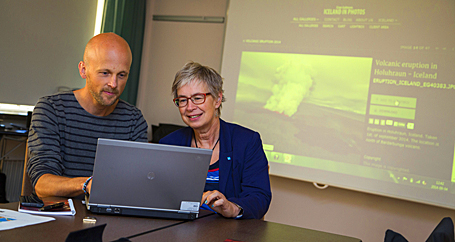 Stefan Bergman, meteorolog, och Kerstin Vejdemo, ordförande för ST inom SMHI.