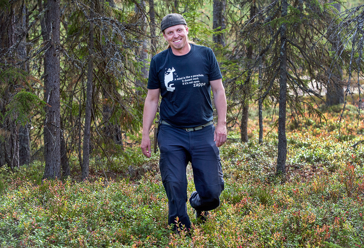 Sebastian Kirppu får fortsätta sitt engagemang för skogen på sin fritid, enligt vad ST och arbetsgivaren kommit överens om. »Utanför jobbet vill jag vara människan Sebastian Kirppu med rätt att yttra mig som privat­person«, säger han.