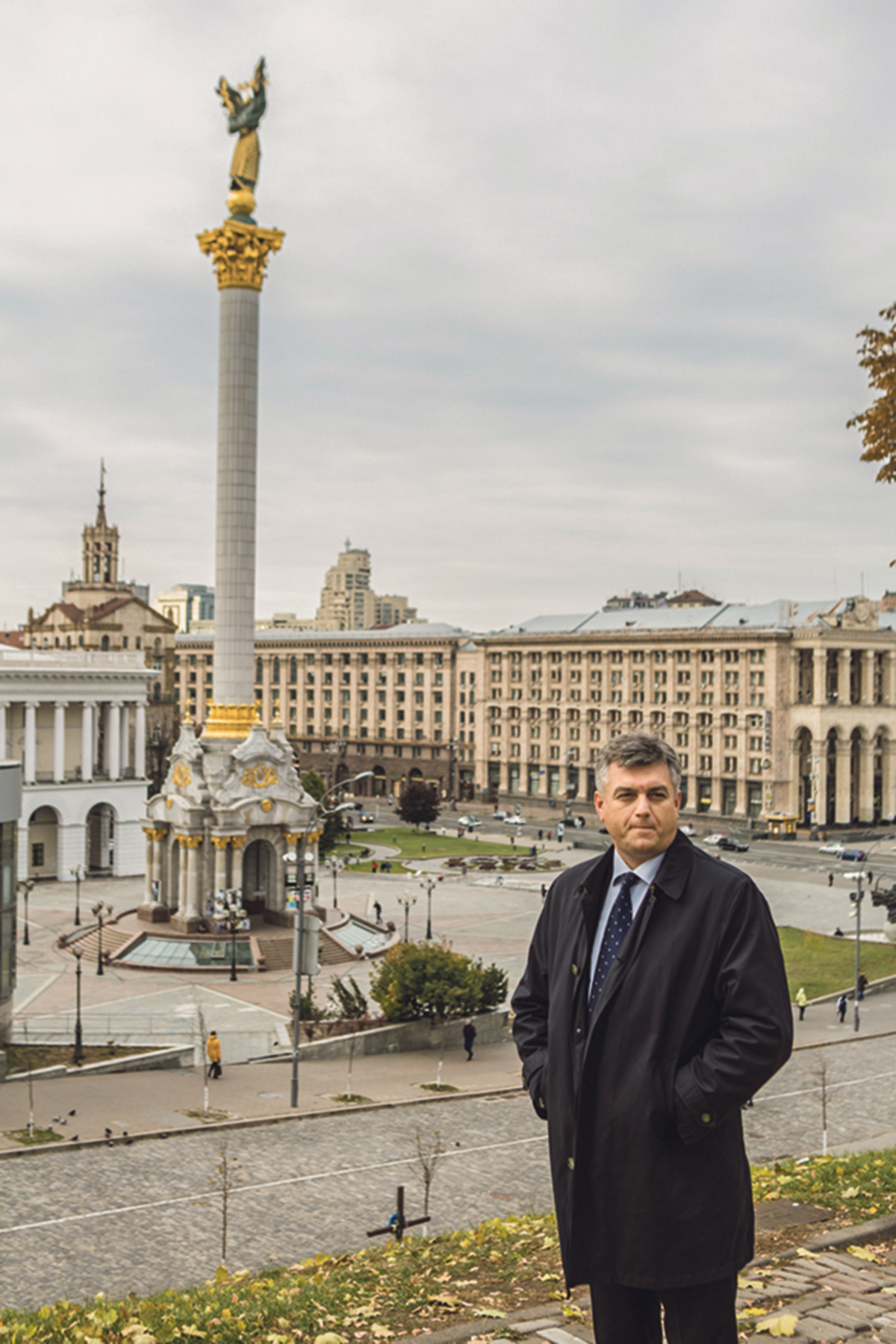 SEUUs ordförande Jurij Pizjuk på Självständighetstorget i Kiev. »Statsförvaltningen har varit lönediskriminerad i många år«, säger han.