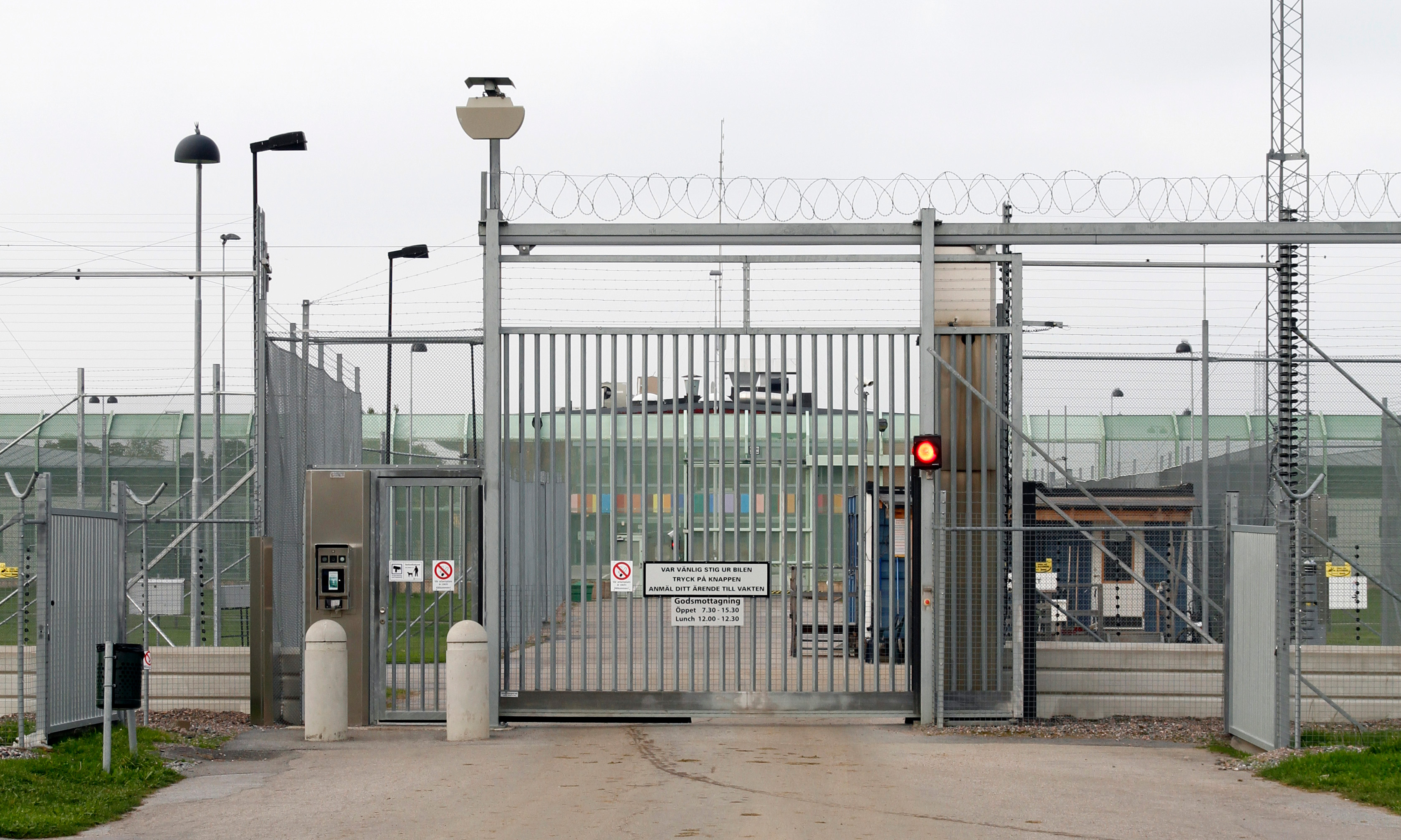 Sveriges fängelser har inte renoverats som de borde, vilket har lett till mögel och andra problem.