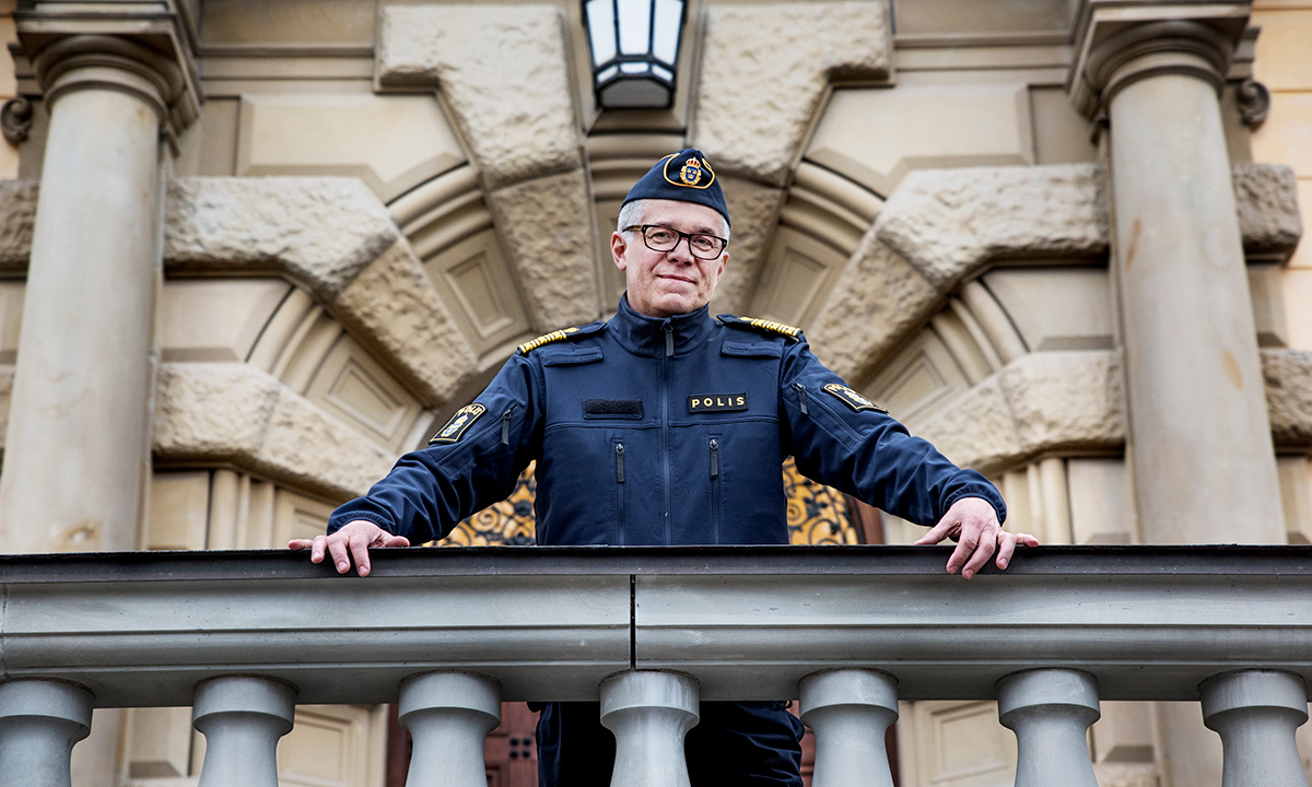 Rikspolischefen Anders Thornberg understryker att hans myndighet måste kunna möta problem i det moderna samhället. »Det är absolut nödvändigt med olika bakgrund och utbildning inom Polisen«, säger han.