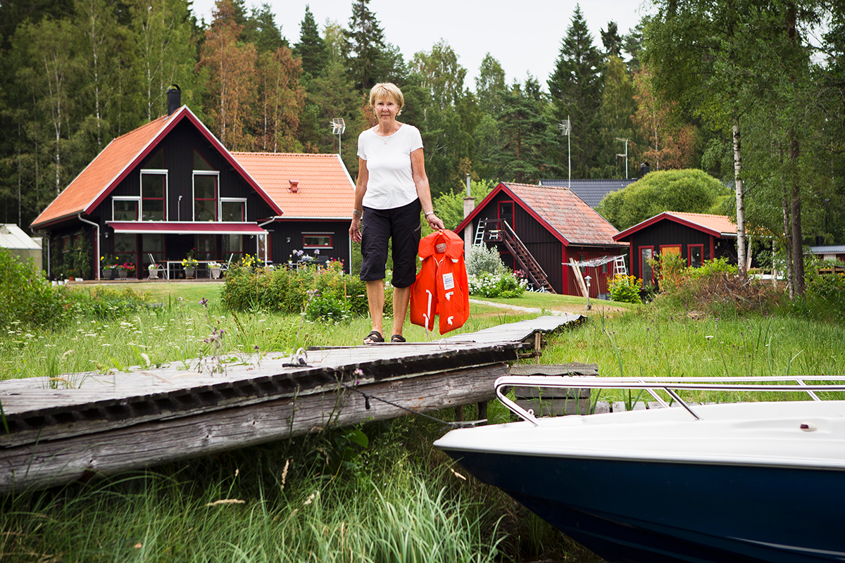 Hon fyller 70 år i april nästa år, men Lena Brunzell tycker det är för tidigt att bli pensionär. Hon är frisk och lever ett aktivt liv och skulle gärna ha fortsatt arbeta. 