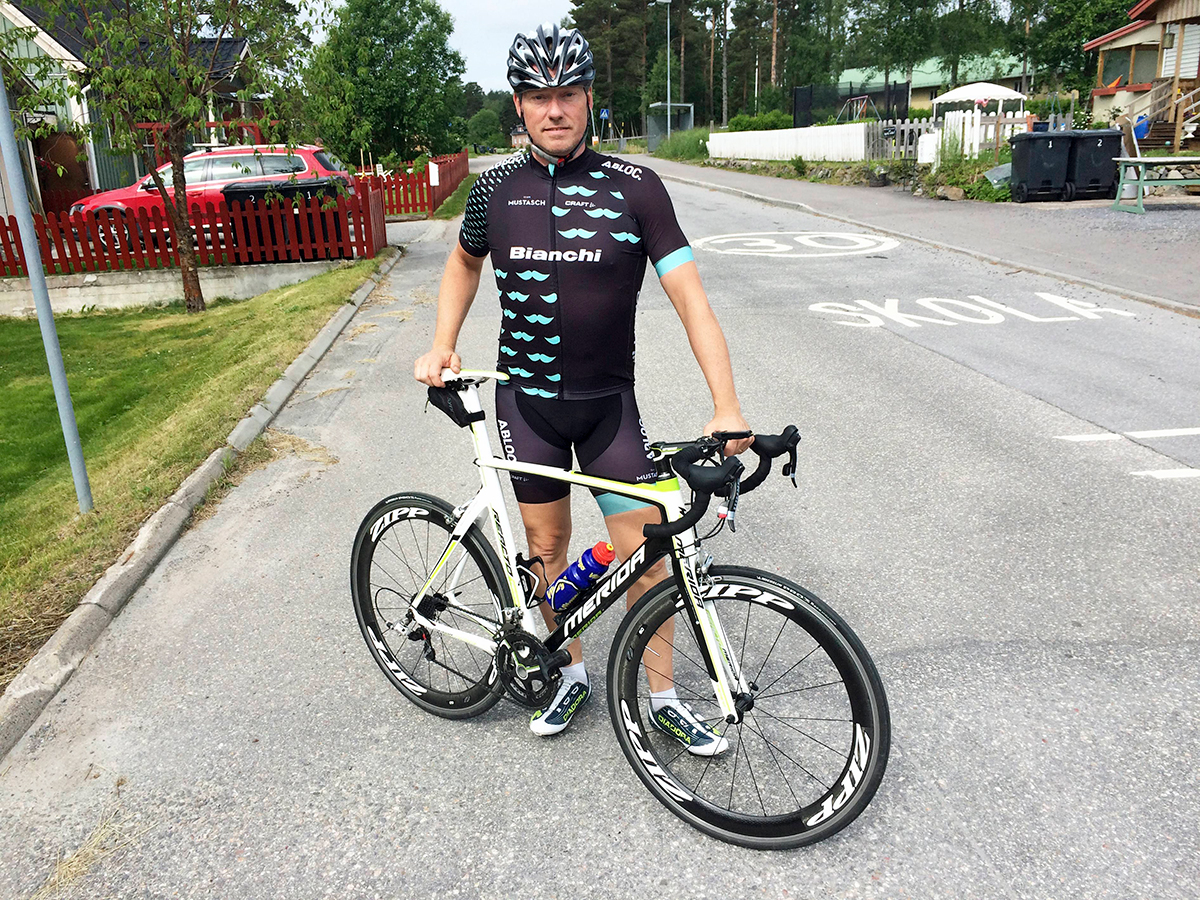 Mats Lundgren tycker sig ha nytta av cykelträningen på sitt arbete: »Det händer att jag behöver klättra för att lösa saker. Då är det bra om man är i god fysisk form.«