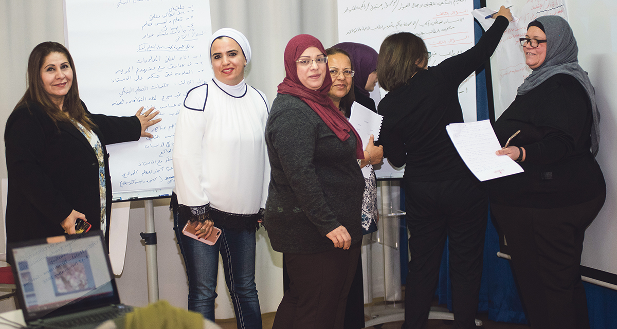 Samah Al Arja från Libanon, tvåa från vänster på bilden, berättar att hon utsattes för påtryckningar från sitt eget fackförbund att avstå från att åka på konferensen i Broumana.