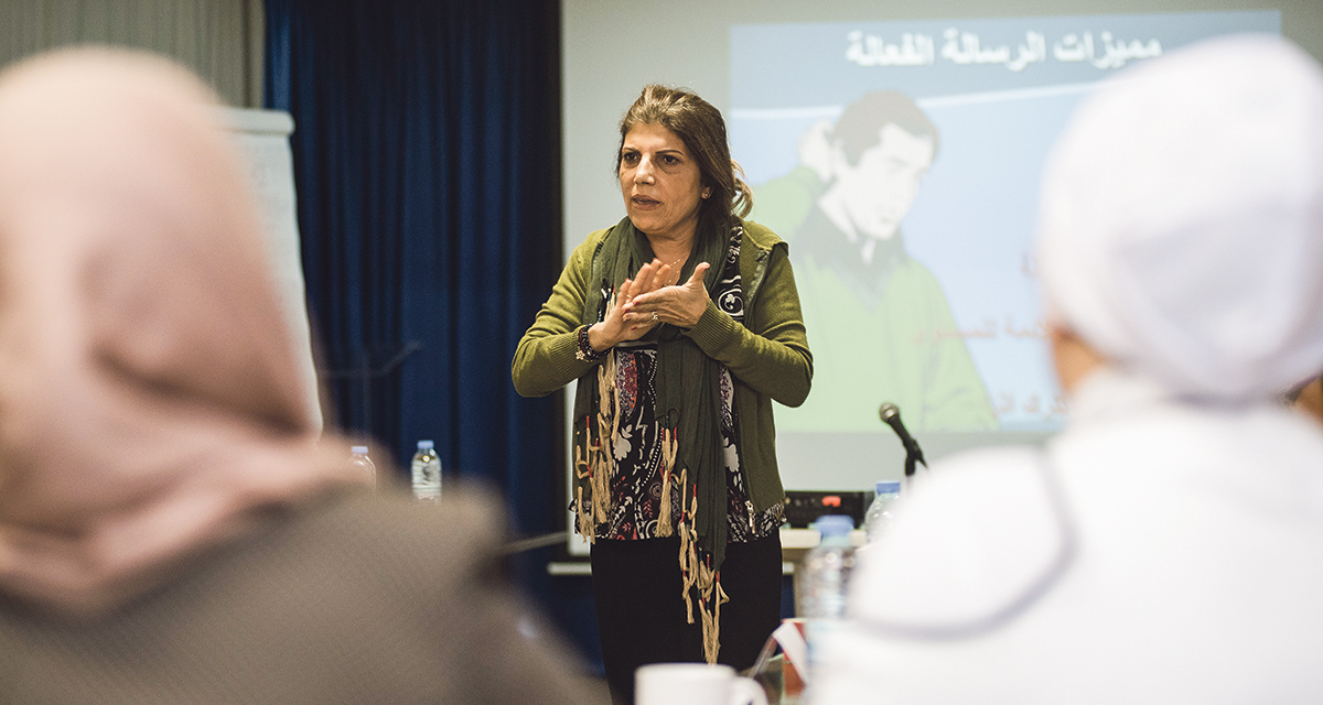 Chahnaz El Zein, senior utbildare på PSI, vill lära kvinnorna att organisera kampanjer, seminarier och samtalsgrupper i sina respektive hemländer.