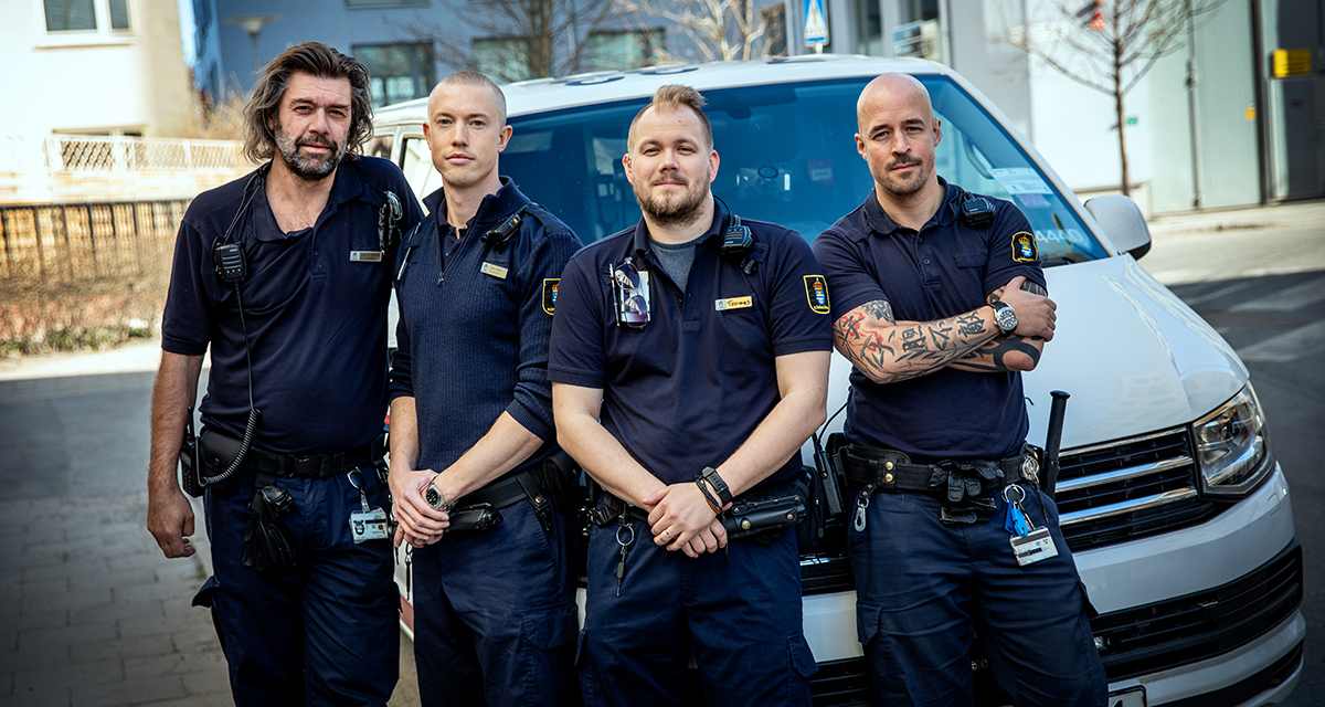 Anders von Gegerfelt, Daniel Sjöblom, Thomas Näslund och Daniel Johansson kör frihetsberövade personer på Kriminalvårdens och andra myndigheters uppdrag.