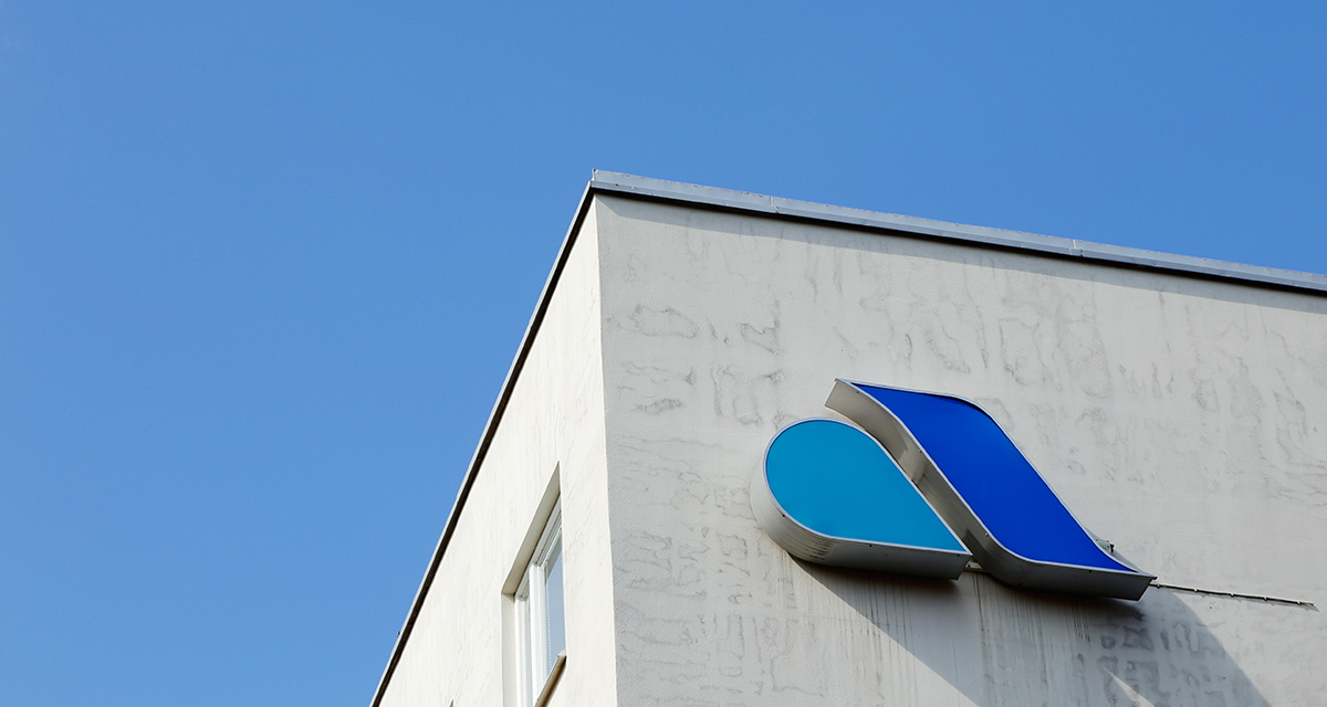 Arbetsförmedlingens organisation minskar snabbt. 130 lokalkontor har lagts ned och 3 000 anställda har lämnat sina jobb.