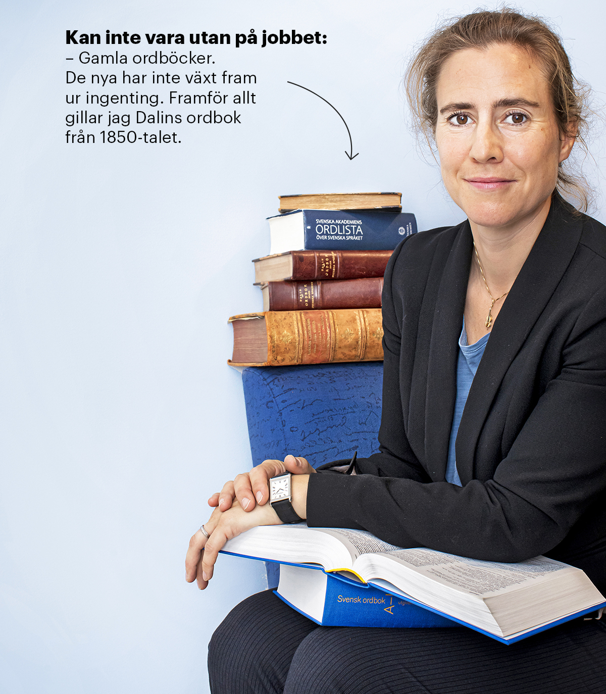 Louise Holmer jobbar med den nya upplagan av Svensk ordbok. Bland de nya uppslagsorden är blodmåne, insektshotell och snösmocka hennes favoriter.