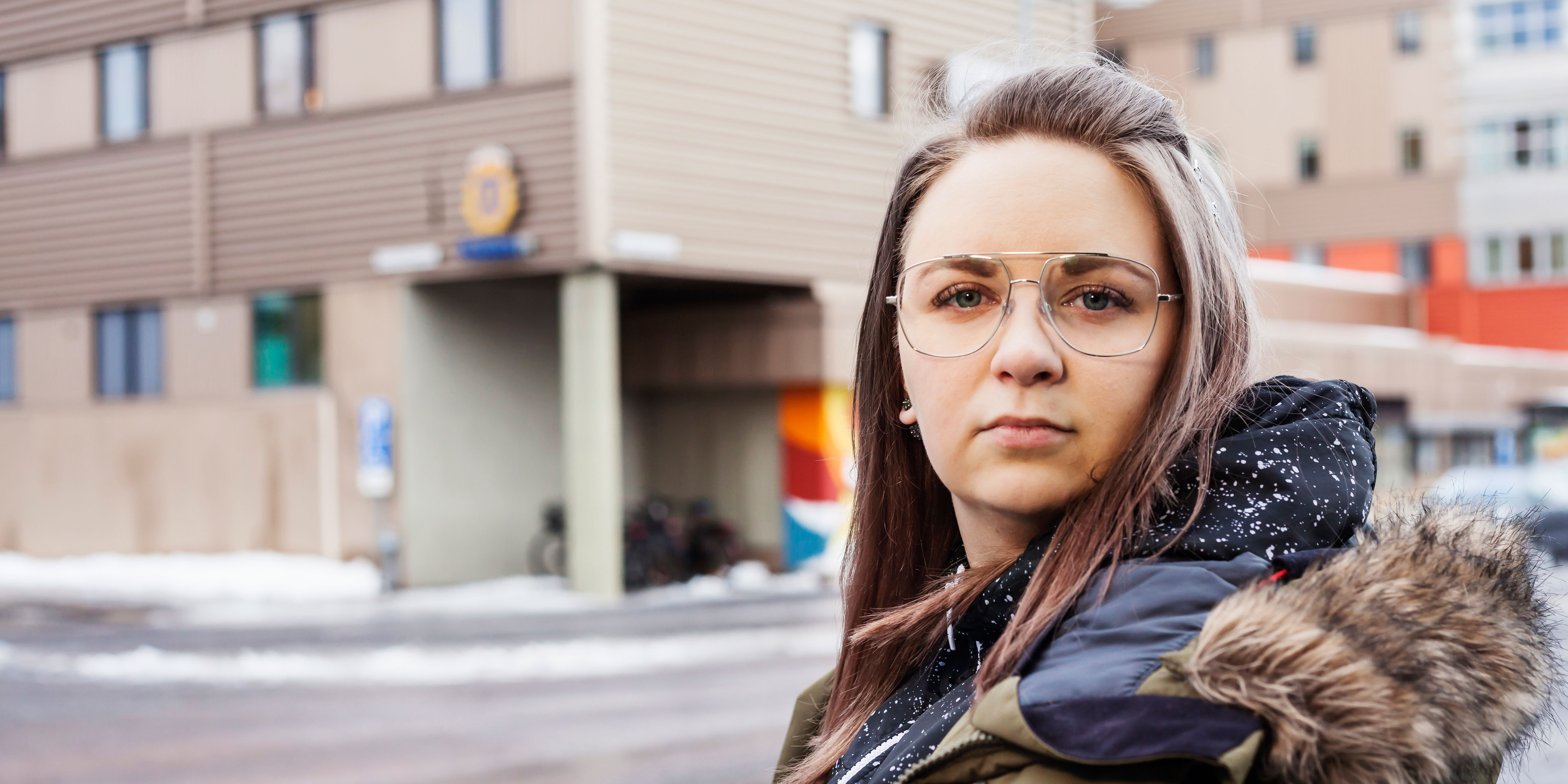 Johanna Lindgren kände att hon passade för jobbet på Polisens kontaktcenter i Luleå. ”Med min erfarenhet inom vården kunde jag få bra samtal med dem som ringde in. Jag kan bemöta människor i olika åldrar och utsatta situationer”, säger hon.