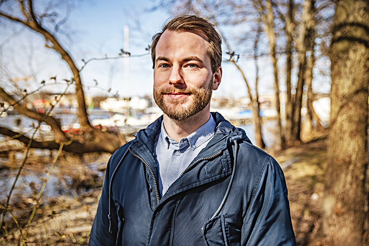 Studiestödsutredaren Anders Leijonhielm använder gärna de lediga timmar som arbetstidsförkortningen på CSN ger honom till att läsa eller titta på sport.