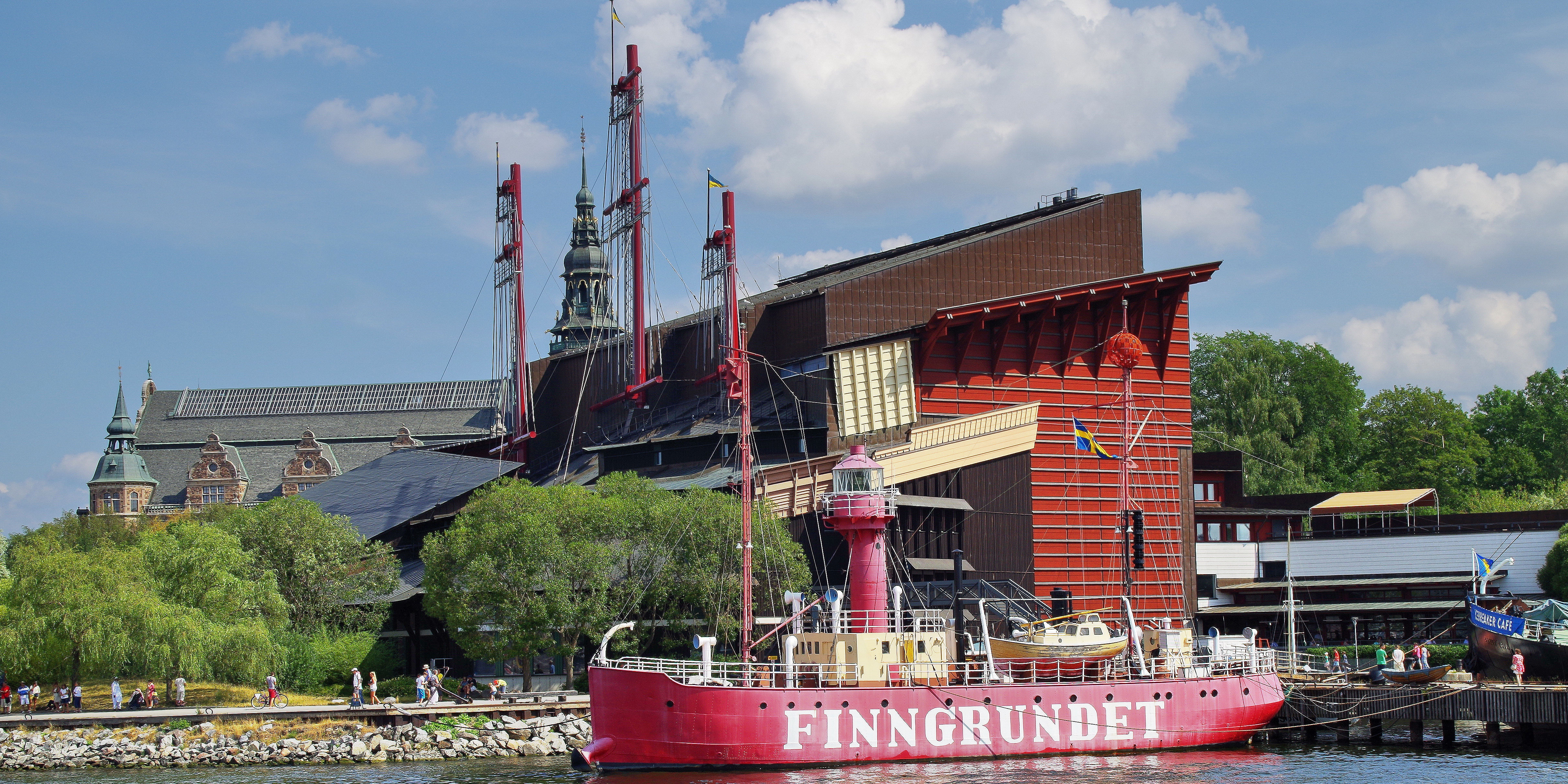 Statens Maritima och Transporthistoriska museer varslar 69 av 270 anställda om uppsägning. Förutom Vasamuseet i Stockholm ingår även Sjöhistoriska museet i Stockholm, Järnvägsmuseet i Gävle samt Marinmuseum i Karlskrona i myndigheten..