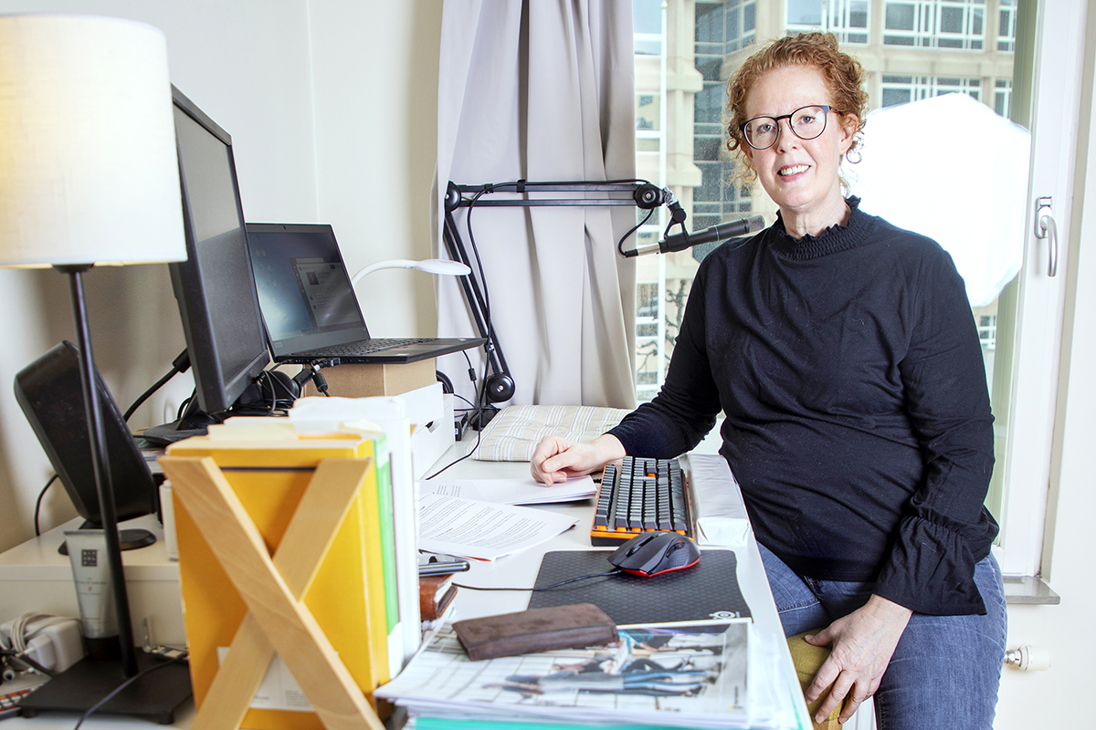 Vikten av variation var det mest värdefulla rådet, säger Catharina Ekdahl, jurist på Patent- och registreringsverket, som fått digitala tips från en ergonom om arbetsmiljön på sin hemarbetsplats.