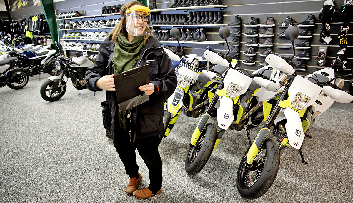 Även om några näringsidkare blivit nervösa när Sara Flinck och hennes kolleger varit ute på tillsynsbesök har de enbart mötts av positiva reaktioner. Och det händer att ett godkänt omdöme från länsstyrelsen används i marknadsföringssyfte, för att övertyga kunderna om att verksamheten är säker.