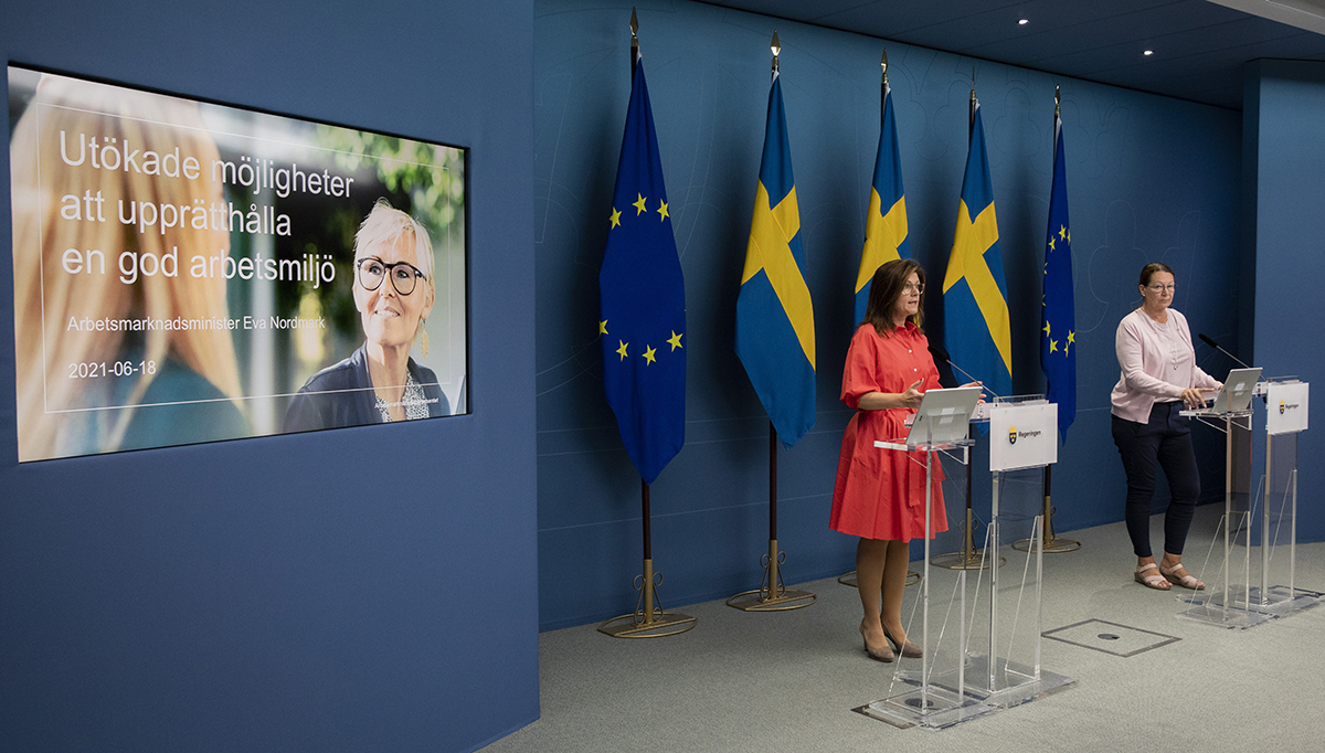 Arbetsmarknadsminister Eva Nordmark håller en digital pressträff om tillsättandet av en ny arbetsmiljöutredning som ska ledas av Lenita Granlund.