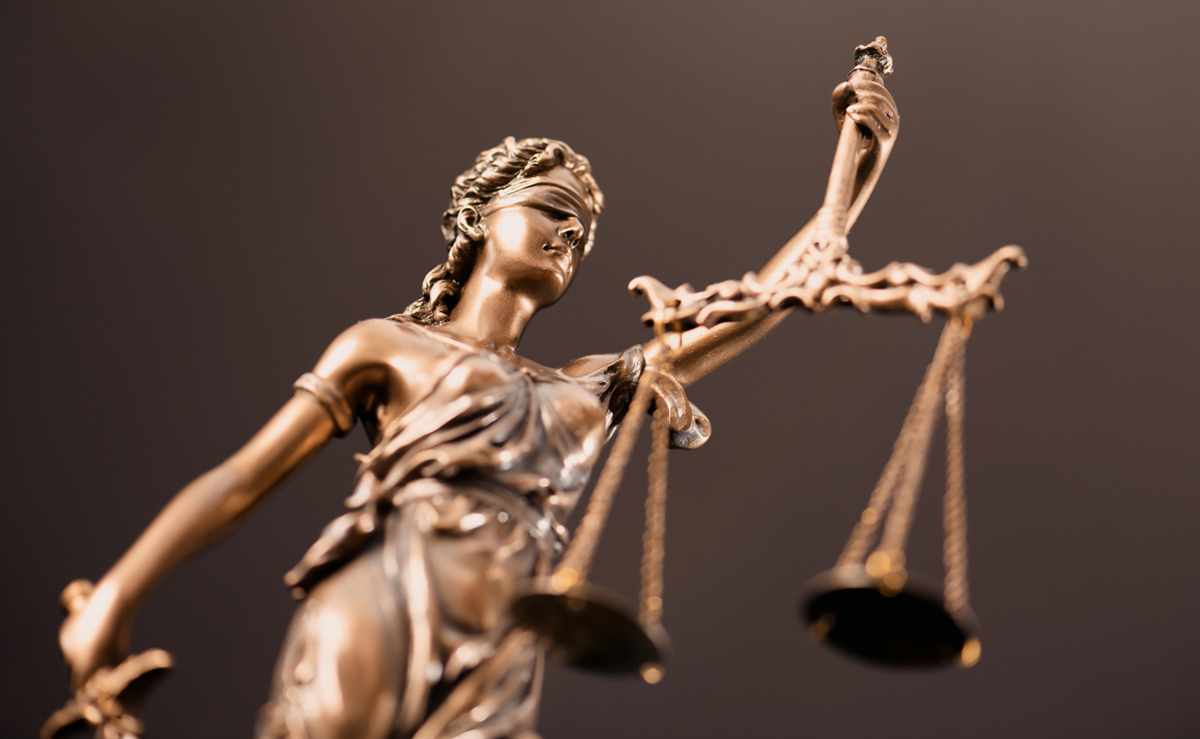 Justitia är rättvisans gudinna i romersk mytologi, och har använts som en symbol för juridiken och rättvisan. Hon avbildas oftast med en våg och en ögonbindel.