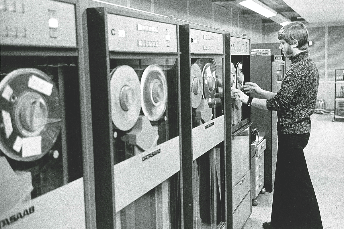 Personnumren underlättade datoriseringen av statsförvaltningen under 1960- och 1970-talet. 1972 rapporterade Publikts föregångare Statstjänstemannen att datorerna nu gjorde större delen av arbetet med inkomstdeklarationerna.
