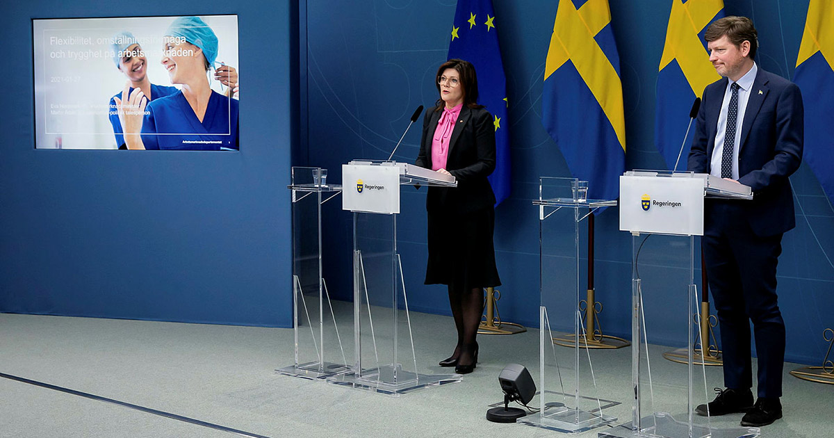 Arbetsmarknads- och jämställdhetsminister Eva Nordmark, S, och Martin Ådahl, ekonomisk-politisk talesperson för Centern, på presskonferensen.