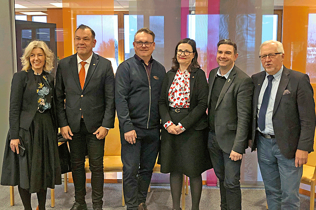 Vicerektor Helena Jerregård och rektor Paul Pettersson fick i december besök av Staffan Jansson, ordförande i Västerås kommunstyrelse, utbildningsminister Anna Ekström, Jimmy Jansson, ordförande i Eskilstunas kommunstyrelse och Pär Eriksson, ordförande i lärosätets styrelse.
