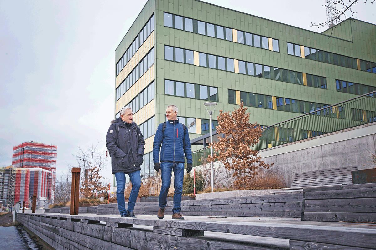 Under pandemin såg Björn Dahlström och Jan Fenelius hur övertiden på MSB ökade kraftigt. När situationen lugnade ned sig gick många in i väggen.