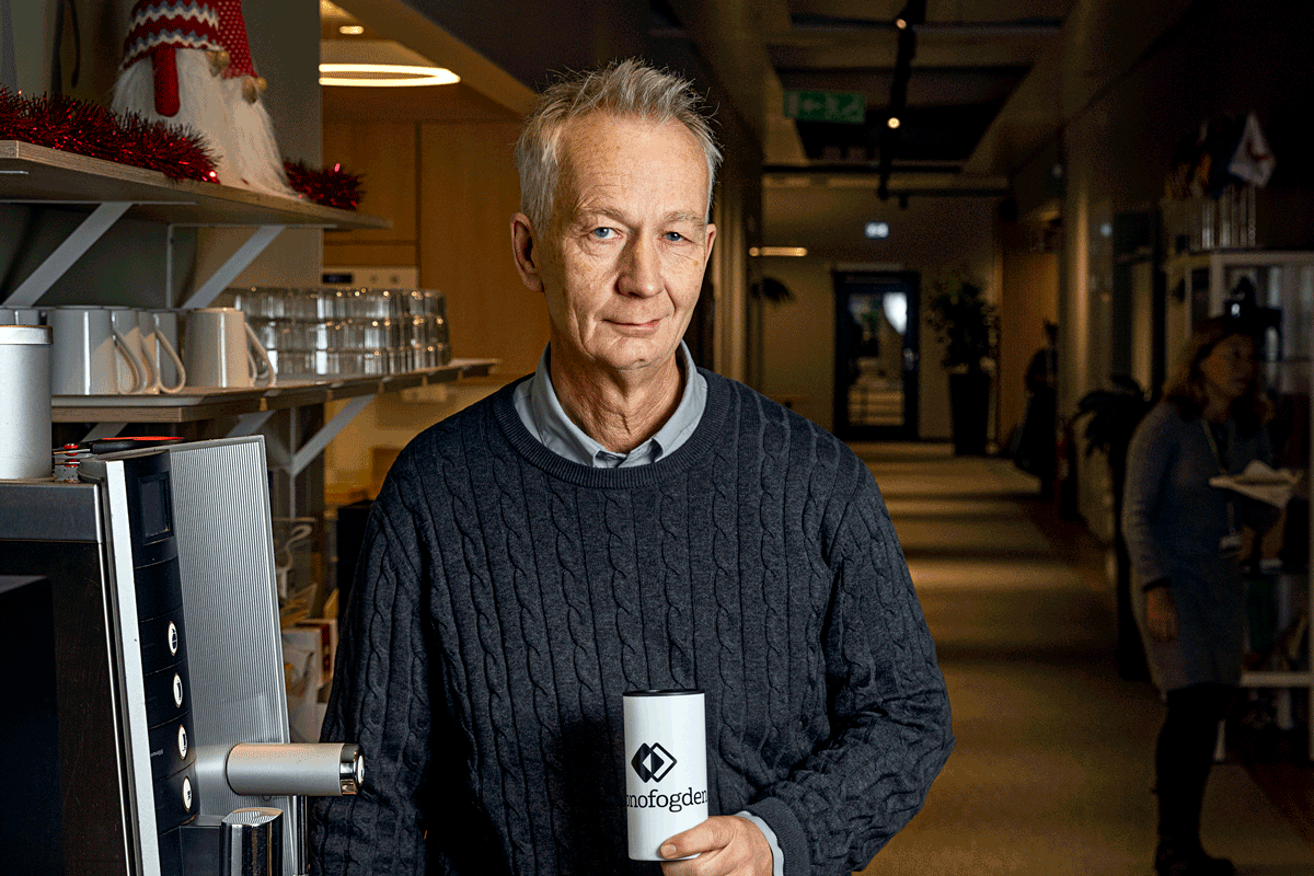 På frågan "Vad kan du inte vara utan på jobbet?" svarar Johannes Paulson: "Min kaffemugg, en som det står Kronofogden på. Den innebär att jag går och hämtar kaffe vid automaten och samtidigt pratar med mina kollegor. Vid fikandet med arbetskamrater har jag fått mina bästa idéer till att utveckla verksamheten."