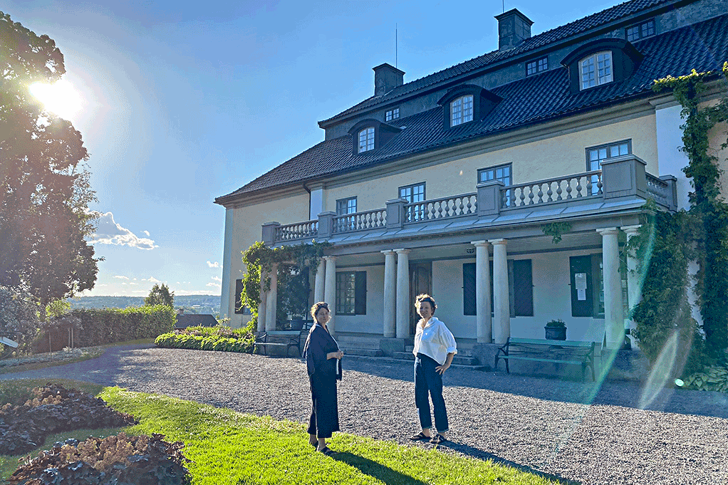 Kristina Lindström och Ulrika Nulty fick en egen nyckel till Mårbacka för att kunna spela in material när som helst på dygnet.