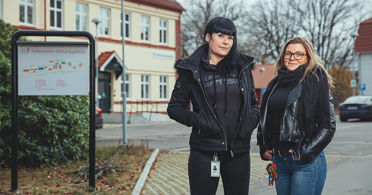 Personalomsättningen på ungdoms­hemmet Ljungaskog har ökat. Det kan bero på att arbetet i större utsträckning präglas av ung­domarnas psykiatriska diagnoser och att våldet ökat, tror Sofia Borg och Ida Kjellqvist.