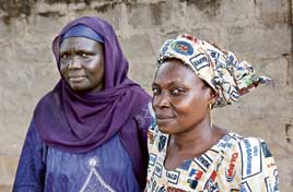 Trots oron i Tchad kämpar de fackligt aktiva Fatimé Aniyéré och Amina Hogressem för högre löner och bättre levnadsvillkor. FOTO: KRISTOFER SAMUELSSON