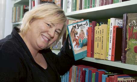 Arbetsförmedlaren Katarina Widholm kan nu titulera sig "författare". <br>