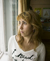 Natalja Resetnikova känner sig helt utestängd från statliga jobb. På sin praktikplats tipsades hon om ett ledigt jobb. Hon sökte men fick det inte. 