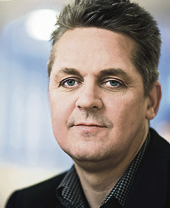 "Problemet bottnar i att tjänstemännens arbetsmängd och arbetsintensitet ökar, men den utmätta arbetstiden gör det inte" säger TCOs utredare Mats Essemyr.