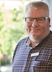Arbetsförmedlaren Tomas Jonsson blev alltmer stressad på jobbet. »När tiden minskar blir det till slut bara kontrollen kvar«.