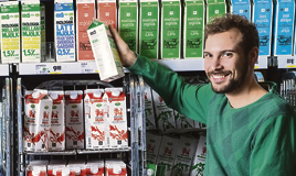 Jakten på billig mat är dålig för miljön, för dem som producerar maten och för framtida genera­tioner, tycker Linus Kjällander.