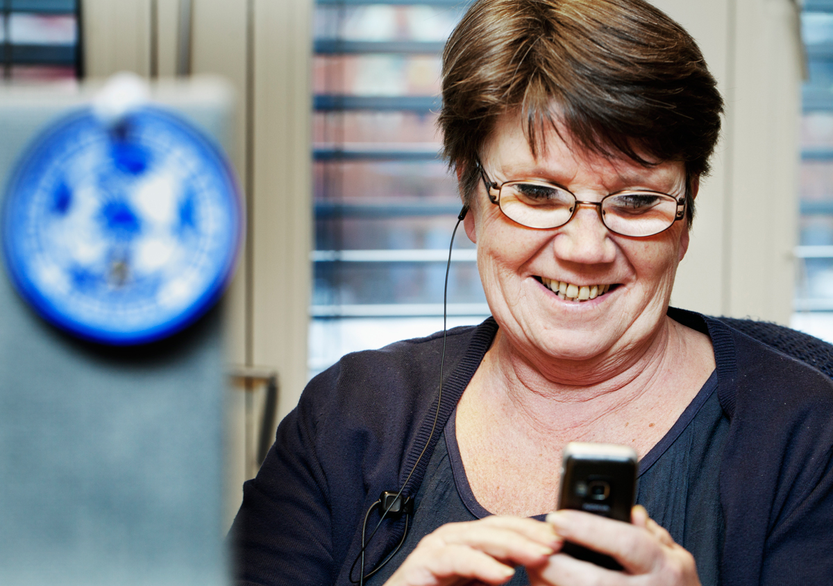 Ansökningarna om skuldsanering hamnar först hos registratorn Ing-Marie Lövgren. Fallen är alla olika varandra. »Det gemensamma är att det ofta ligger mycket tragik bakom«, säger hon.