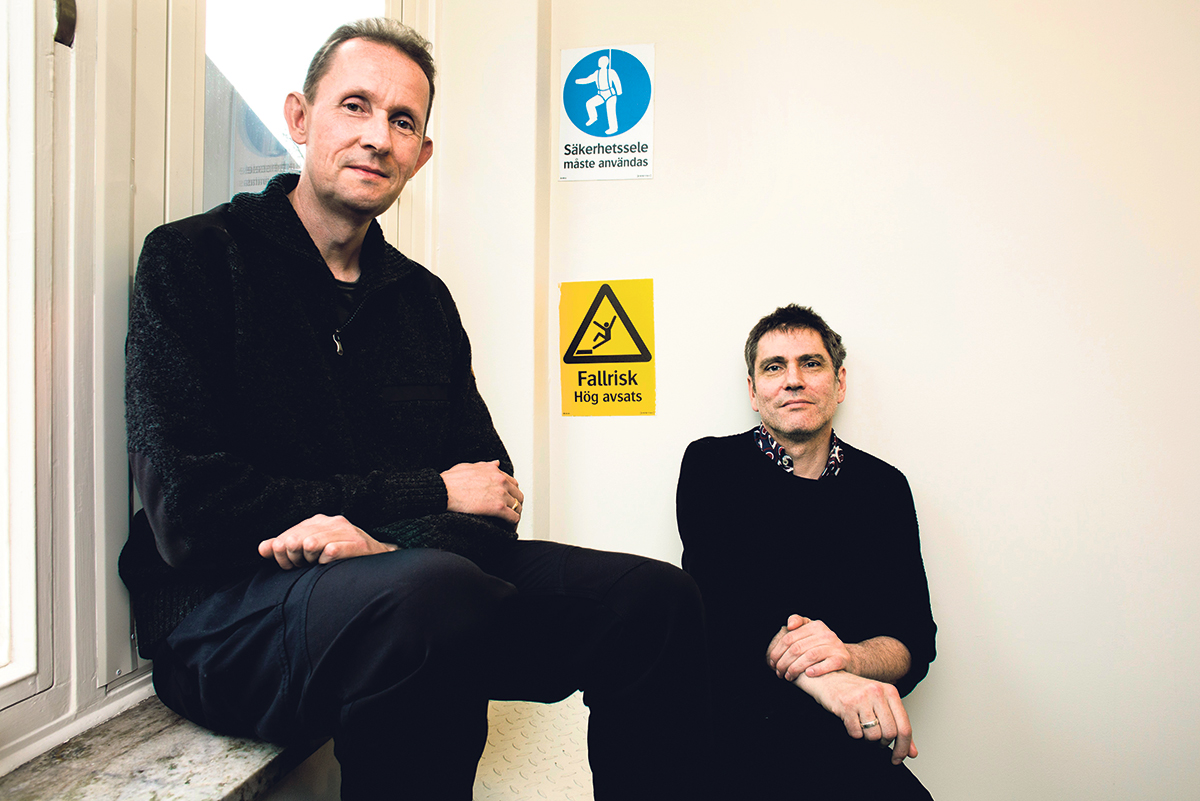 Per Hallén och Staffan Granér på Handelshögskolan i Göteborg fick vänta länge innan de fick fast anställning. Staffan Granér arbetade som gästlärare på egna institutionen: »Det blev nästan som normalt, och man skämtade om att vara evig gäst«, säger han.