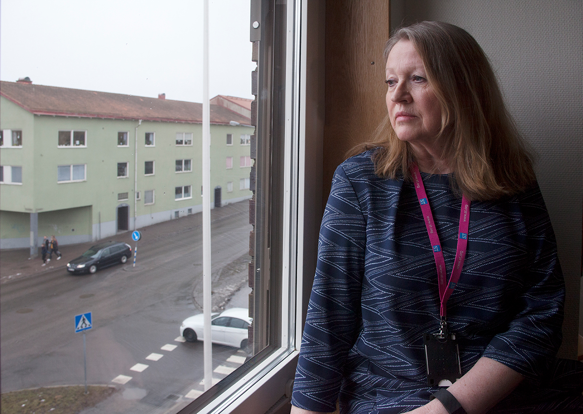 Hög arbetsbelastning, stor personalomsättning och för många sjukfall bland de anställda gör att situationen varit ansträngd alltför länge, anser Lotta Larsson.