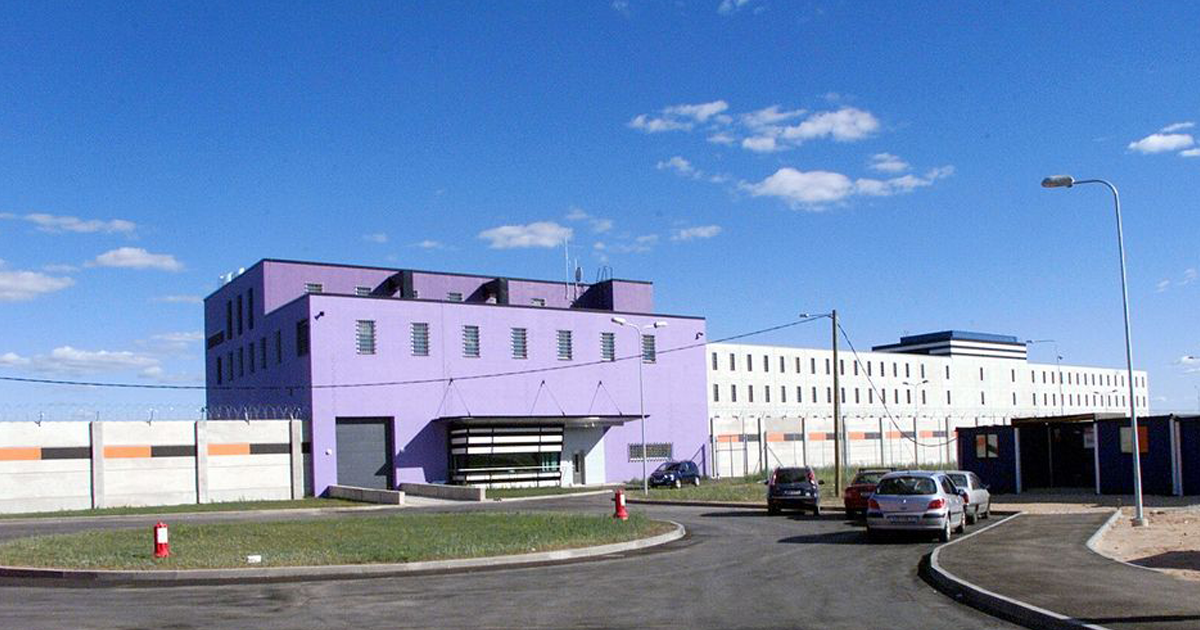Fängelset i Tartu i östra Estland stod klart år 2000. Nu förbereder svenska Kriminalvården sig för att placera upp till 600 intagna på anstalten.