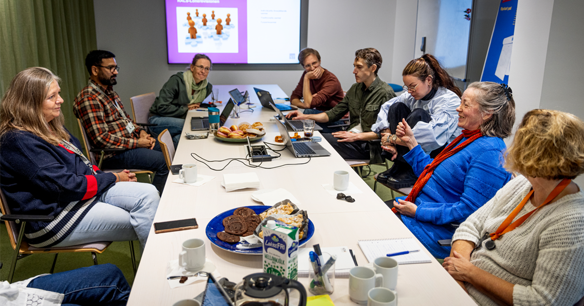 På Kemikalieinspektionen har ST haft ett informationsmöte om det nya centrala avtalet. Löner och säkerhetsprövning togs upp, men också det lokala avtalet. Från vänster Maria Pernes, Imran Ali, Lina Wendt-Rasch, Mattias Carlsson Feng, Johan Östergren Hemmander, Johanna Lindberg, Teija Reini Åman och Inger Nykvist.