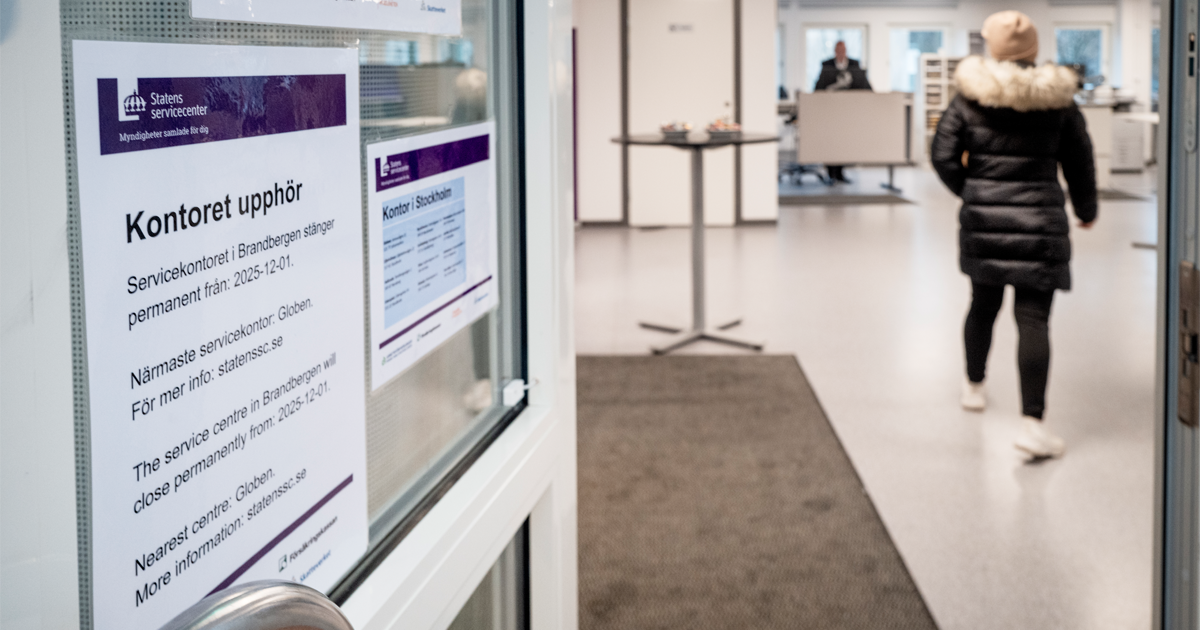 Kontoret i Brandbergen har tagit emot cirka 100 kunder om dagen. Framöver hänvisas de till kontoret i Globen, minst 30 minuters bussresa bort.