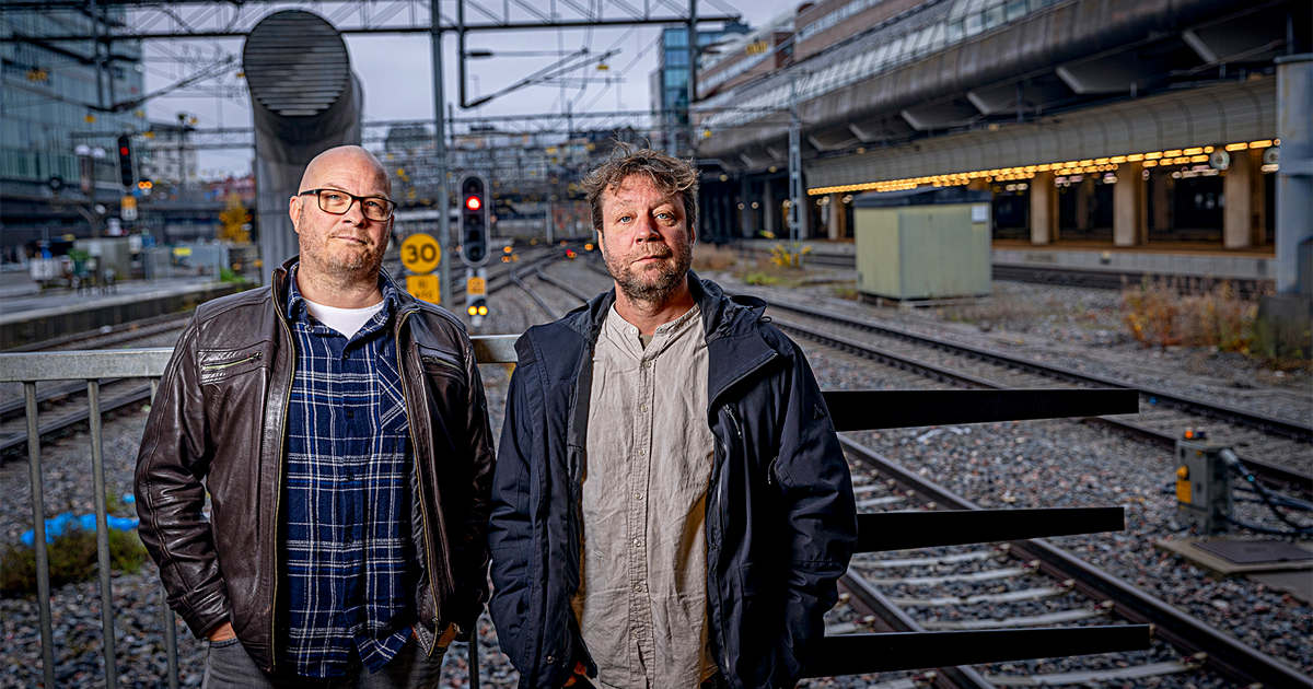 Huvudskyddsombudet Johan Puka och Swante Löfstedt, ledamot i avdelningsstyrelsen för ST inom Pendeln, är kritiska till att tågvärdarna tagits bort.